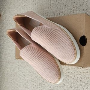 NWT UGG Sammy Sneaker 8